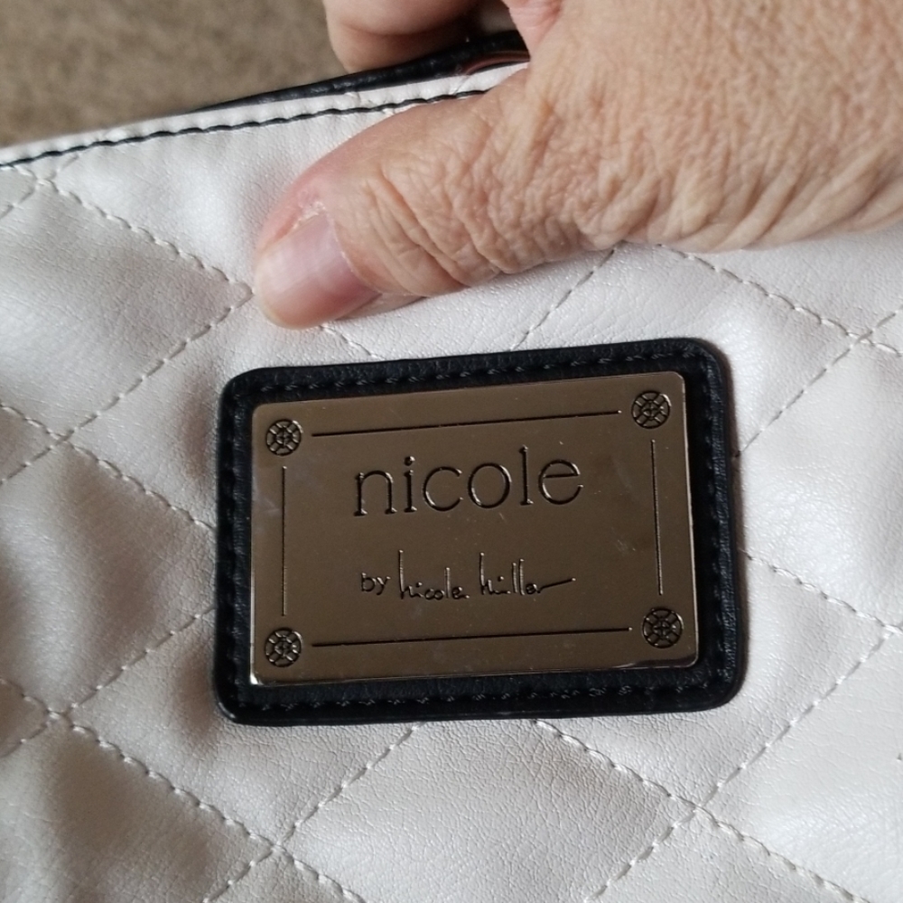 Purse - Picture 2 of 4